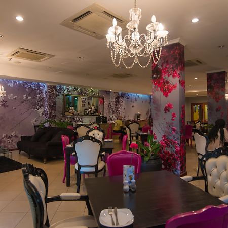 Sea Cliff Court Hotel & Luxury Apartments Dar es Salaam Exteriör bild