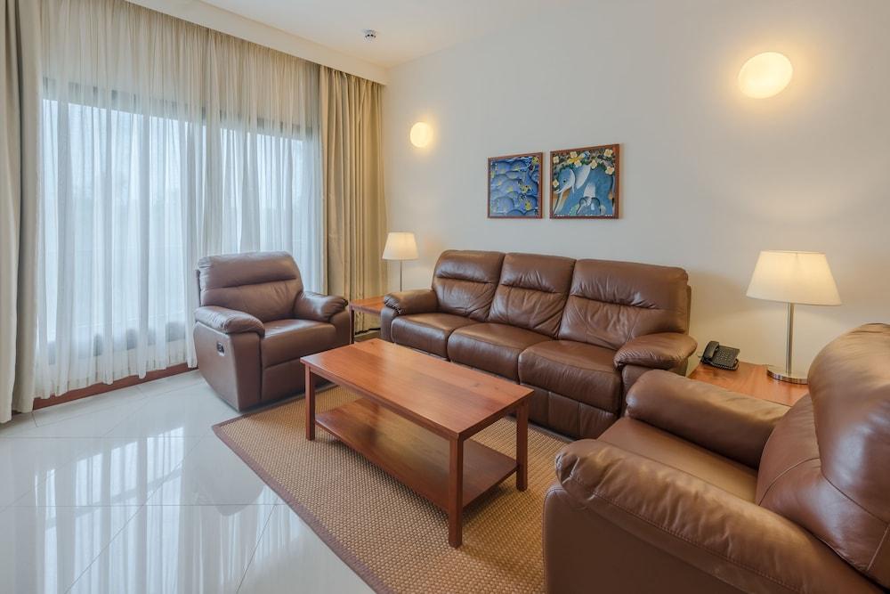 Sea Cliff Court Hotel & Luxury Apartments Dar es Salaam Exteriör bild