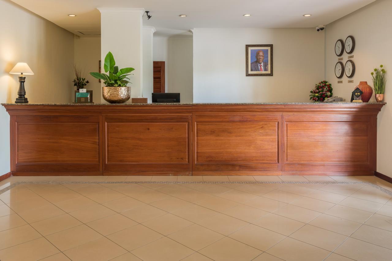 Sea Cliff Court Hotel & Luxury Apartments Dar es Salaam Exteriör bild