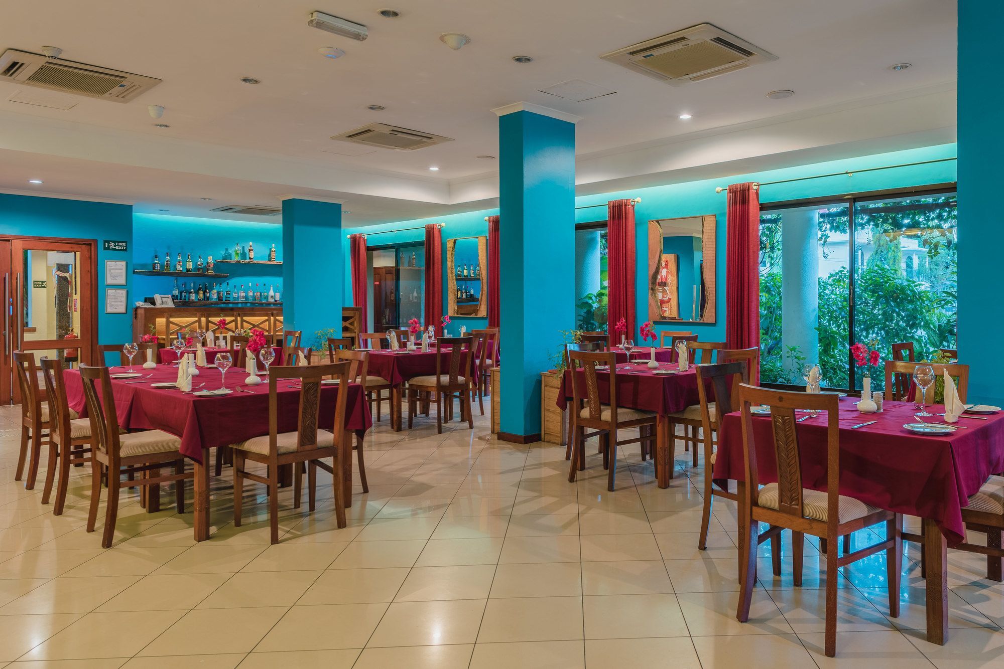 Sea Cliff Court Hotel & Luxury Apartments Dar es Salaam Exteriör bild