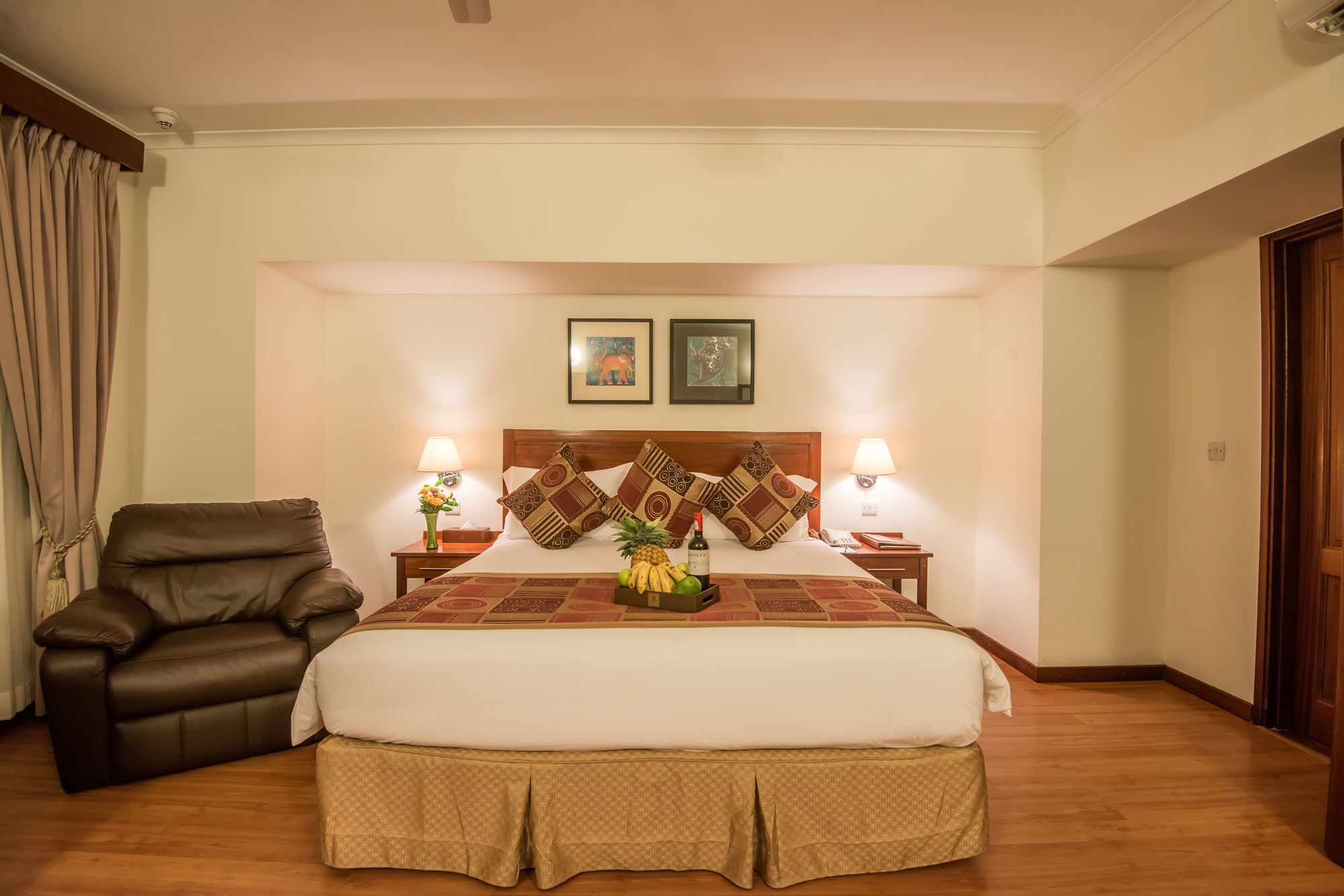 Sea Cliff Court Hotel & Luxury Apartments Dar es Salaam Exteriör bild