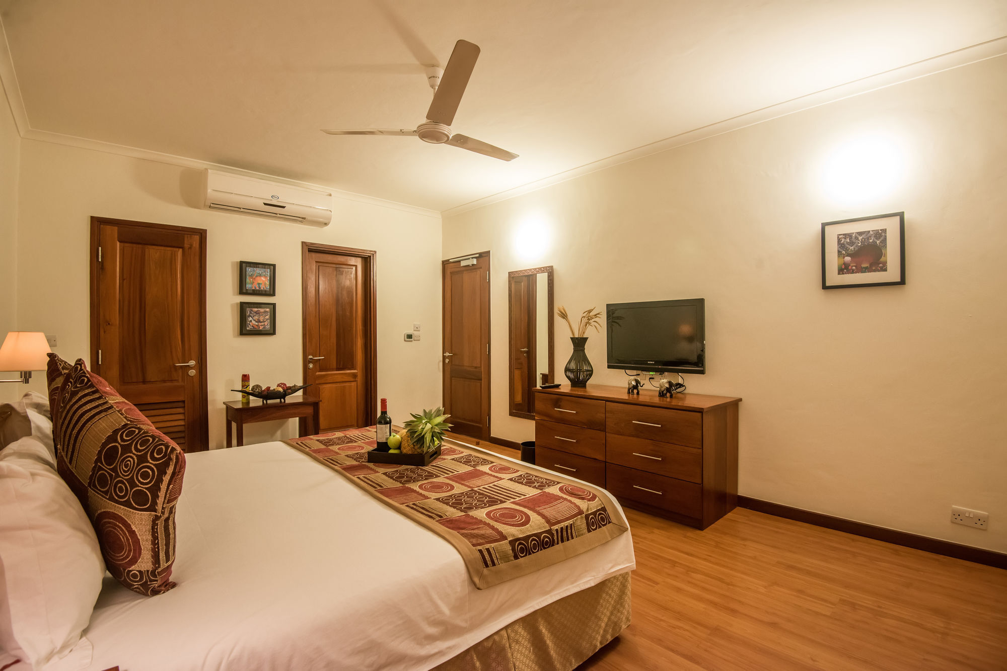 Sea Cliff Court Hotel & Luxury Apartments Dar es Salaam Exteriör bild