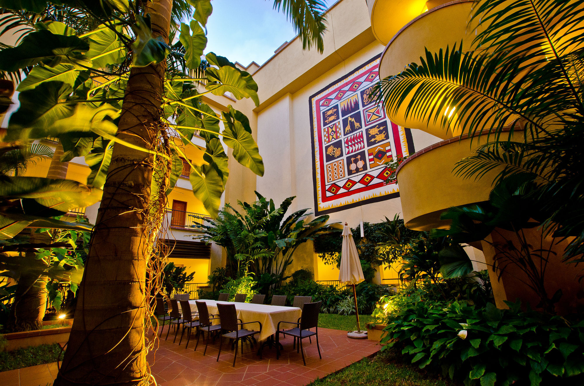 Sea Cliff Court Hotel & Luxury Apartments Dar es Salaam Exteriör bild